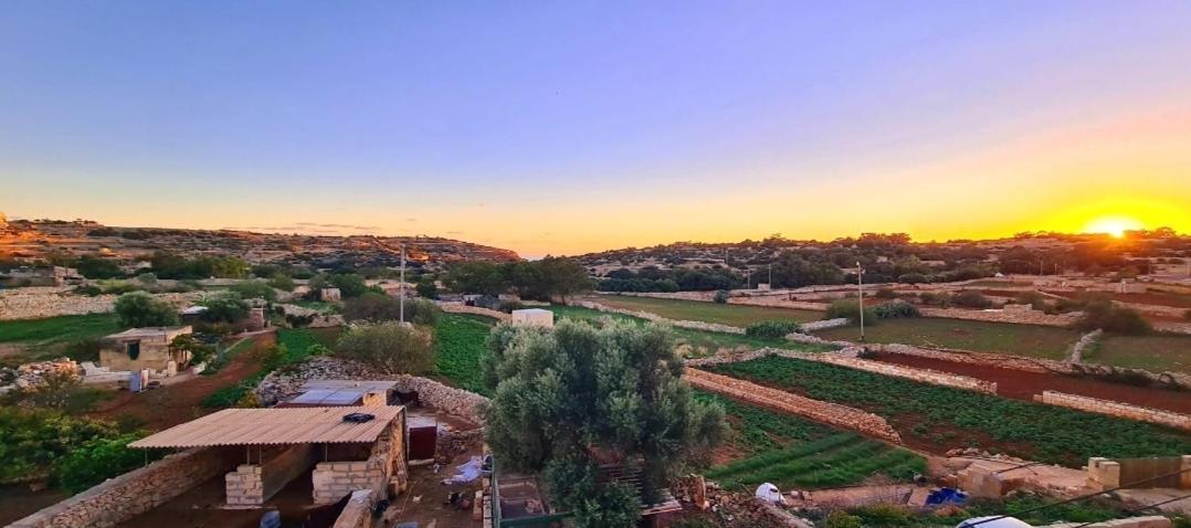 Valley View Qrendi ภายนอก รูปภาพ